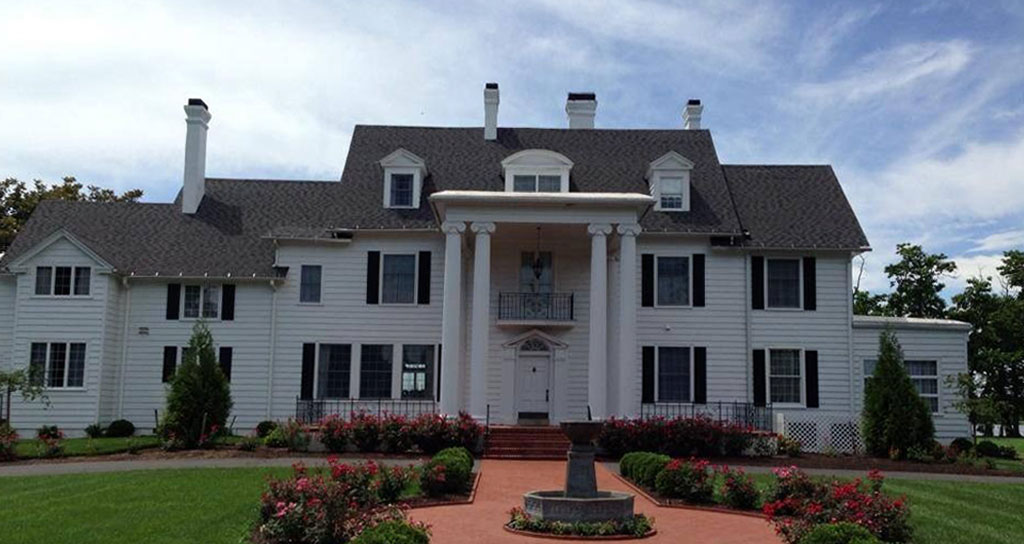 Asphalts shingle roof with multiple layers